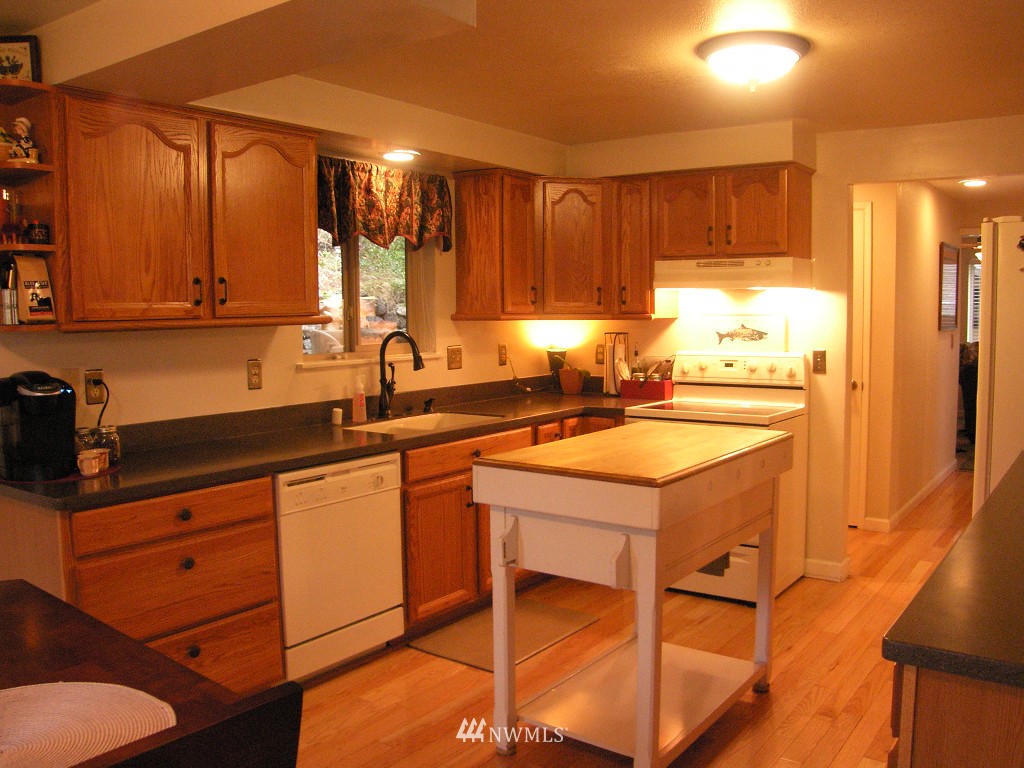26032 Ansell Road Northwest Poulsbo, WA 98370 - Photo 5 of 15 Gallery Image 5
