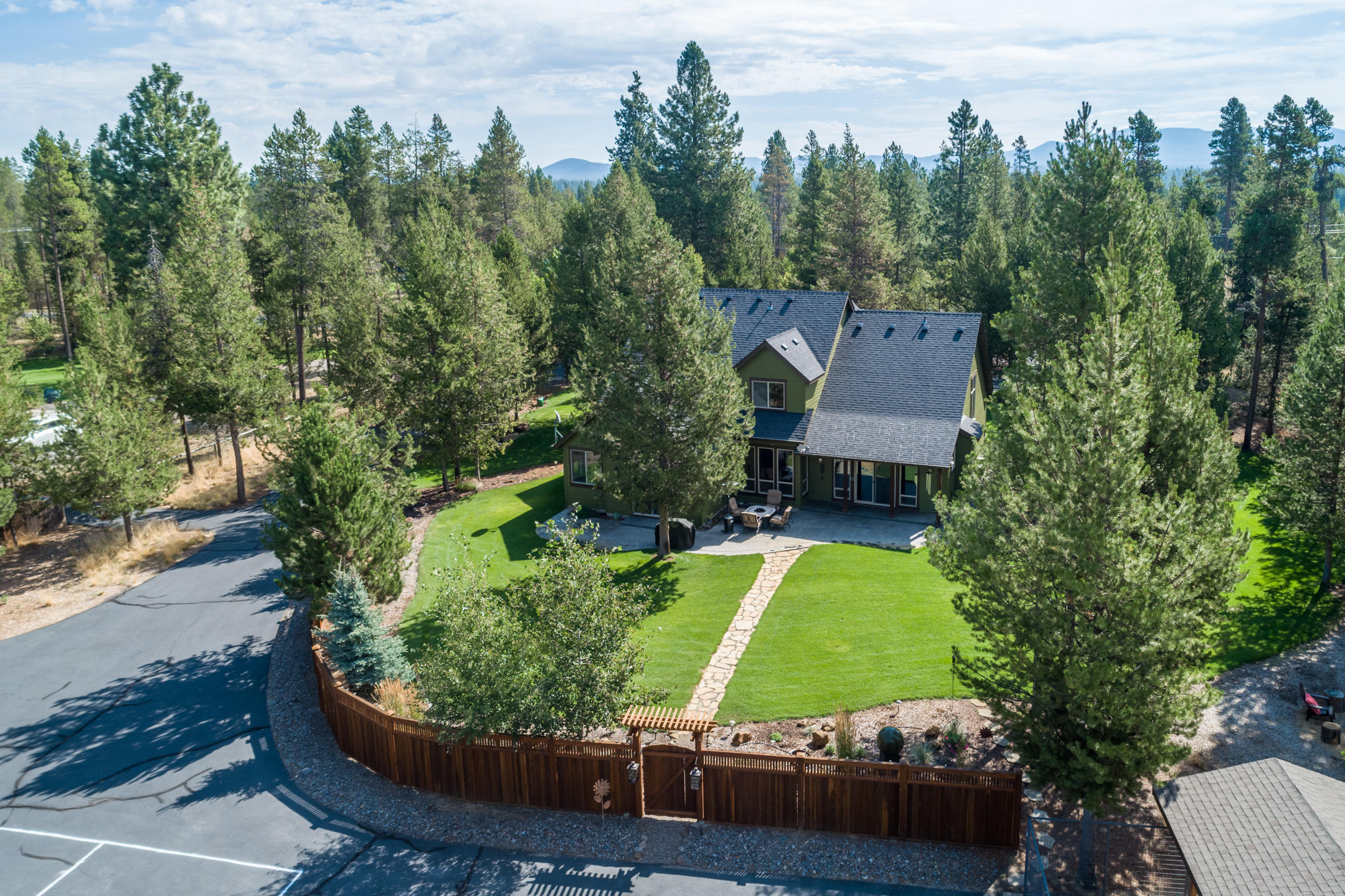 54995 Tamarack Road Bend, OR 97707 - Photo 5 of 45 5
