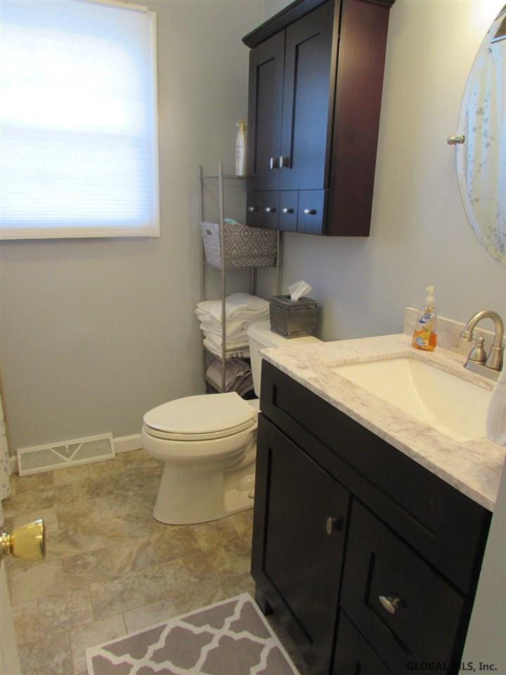 5 Abby Road Colonie, NY 12110 - Photo 8 of 19 Photo 8