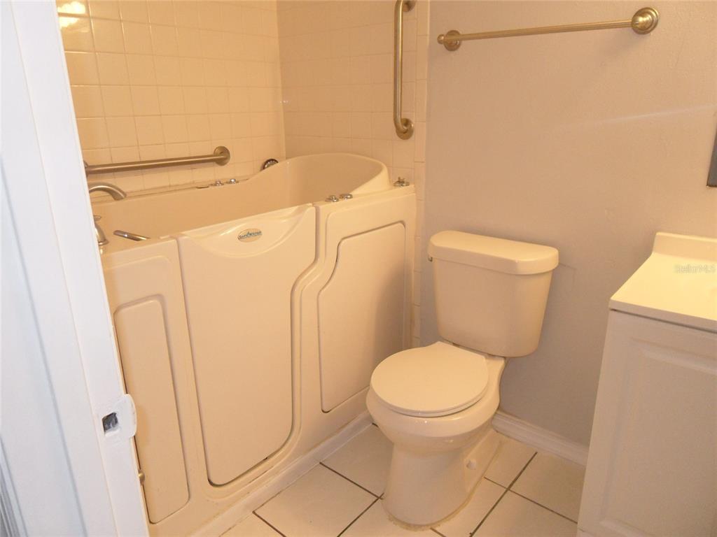 914 Lake Destiny Road, Unit A Altamonte Springs, FL 32714 - Photo 26 of 47