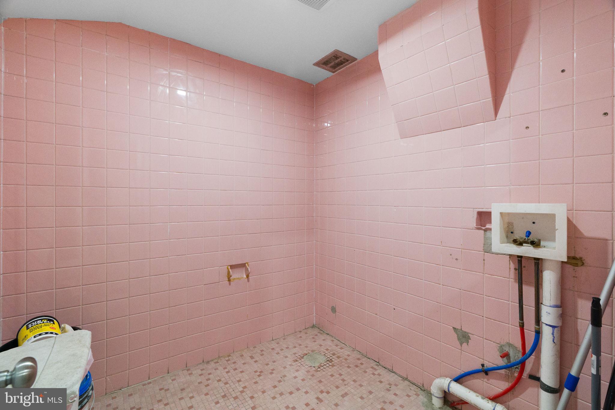 620 George Street Norristown, PA 19401 - Photo 18 of 53 a bathroom with a sink and a shower