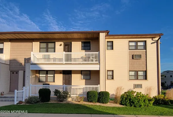$459,000 | 81 Wharfside Drive, Monmouth Beach, NJ 07750