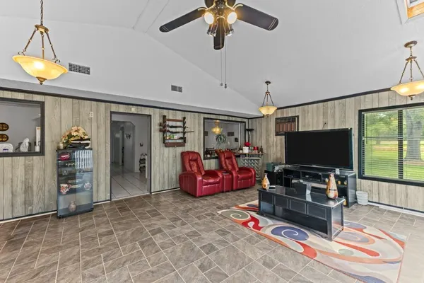 $530,000 | 9778 Florida Georgia Highway, Havana, FL 32333