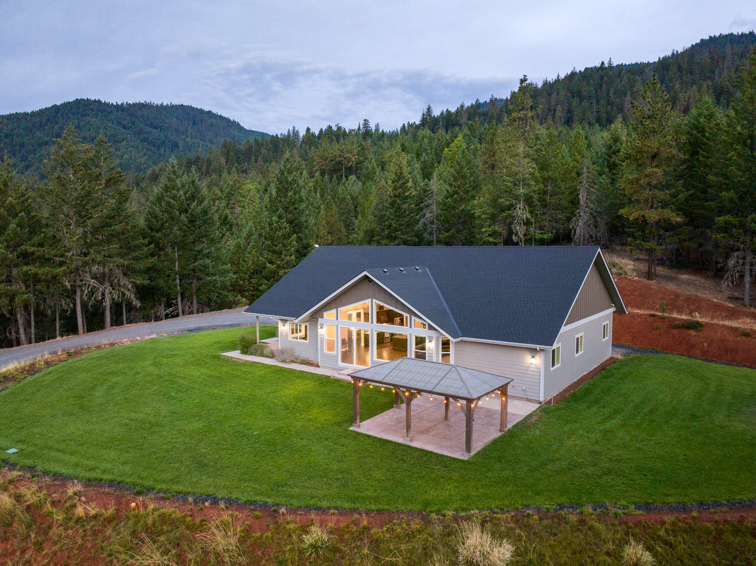 112 Carmel Road Rogue River, OR 97537 - Photo 33 of 73 112CarmelDr-010