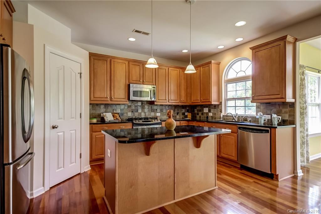 6217 Castlecove Road Charlotte, NC 28278 - Photo 3 of 24