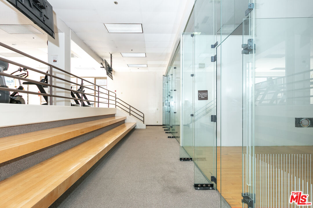 600 West 9th Street, Unit 810 Los Angeles, CA 90015 - Photo 17 of 24 a bathroom with a tub and shower