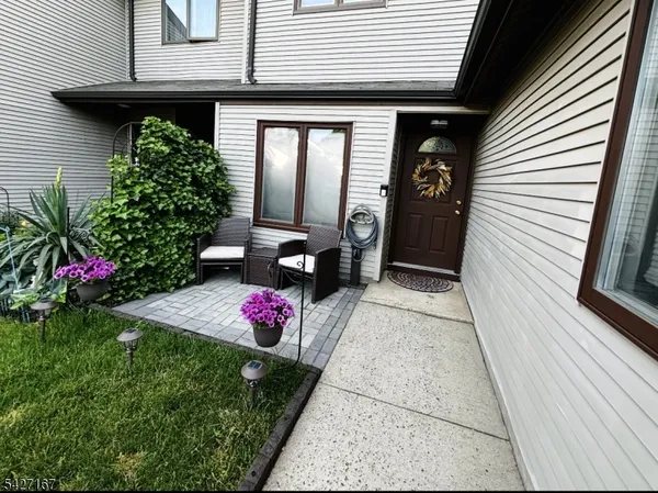 $444,000 | 4 Peach Court, Flemington, NJ 08822