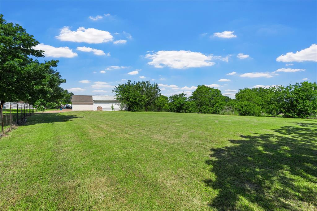 119 Castleman Circle Hewitt, TX 76643 - Photo 31 of 34