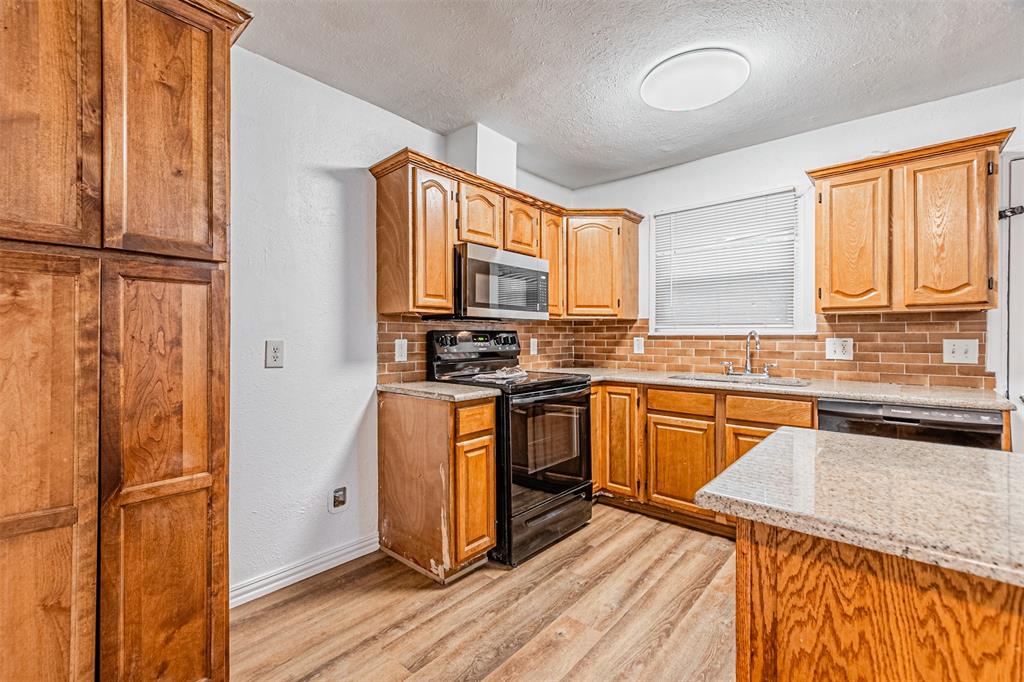 2618 Centerville Road Dallas, TX 75228 - Photo 12 of 35