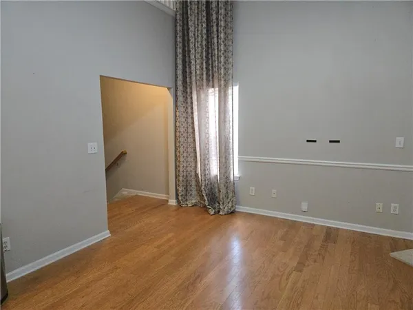 $2,300 | 2581 Laurel Circle Northwest, Atlanta, GA 30311