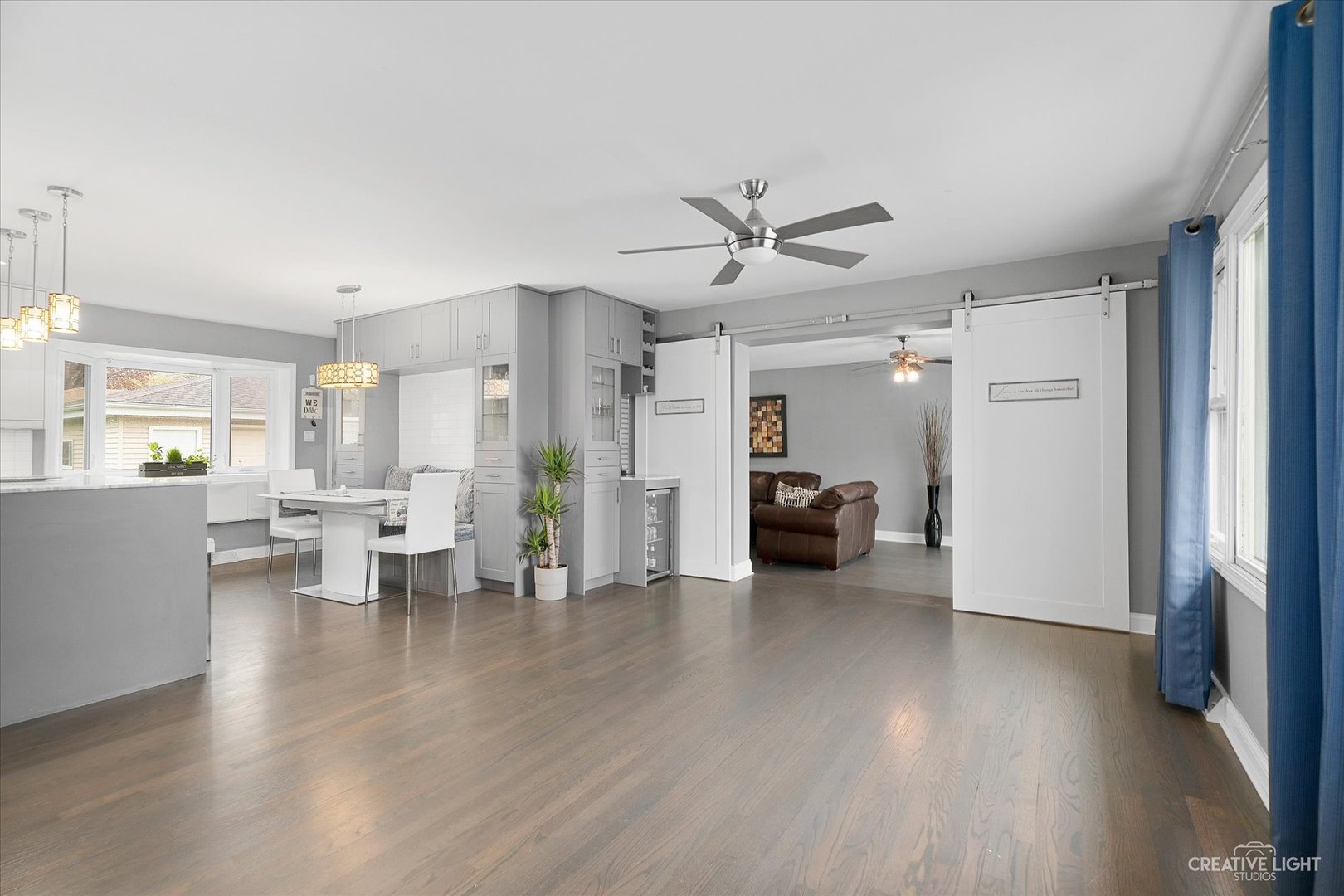 650 West Ronald Drive Addison, IL 60101 - Photo 3 of 14 a view of a livingroom with furniture wooden floor and a living room