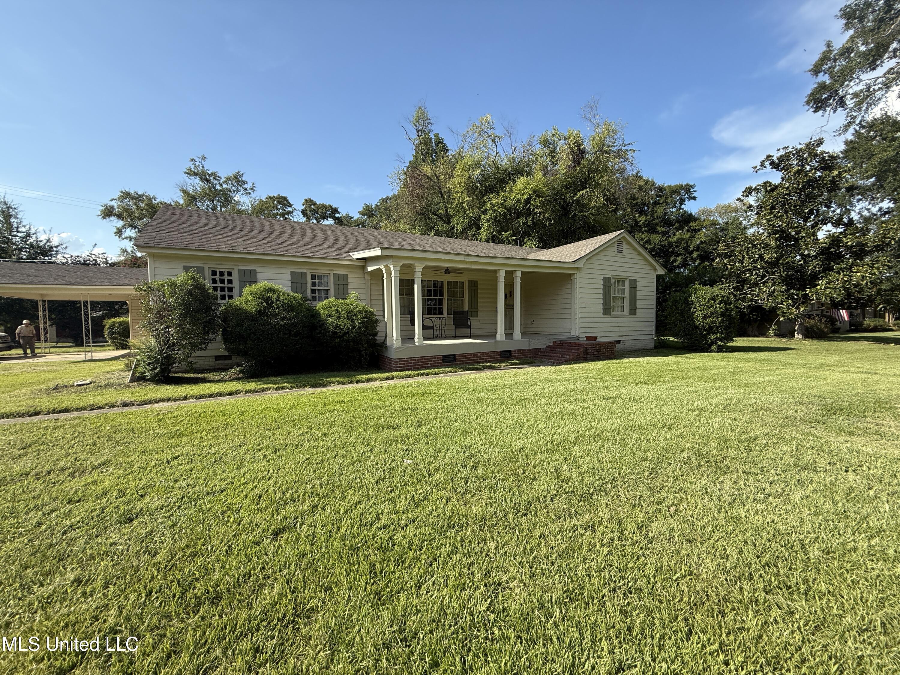 501 Macarthur Avenue Greenwood, MS 38930 - Photo 22 of 23 IMG_1288