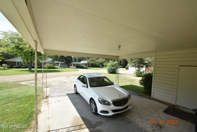 $185,000 | 501 Macarthur Avenue, Greenwood, MS 38930