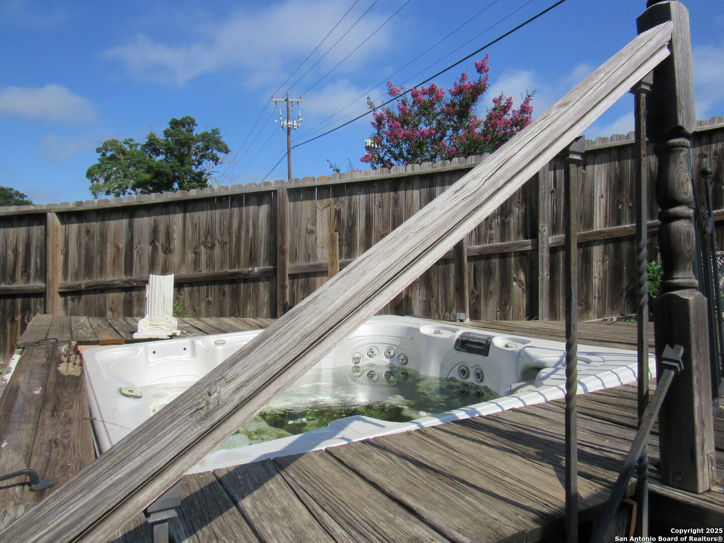 7731 Clear Ridge Drive San Antonio, TX 78239 - Photo 47 of 54 a view of balcony with wooden floor and a potted plant