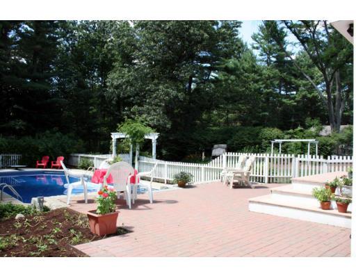 16 Red Barn Road Wayland, MA 01778 - Photo 2 of 26