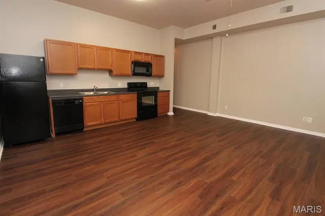 $399,900 | 7413 South Broadway, St. Louis, MO 63111