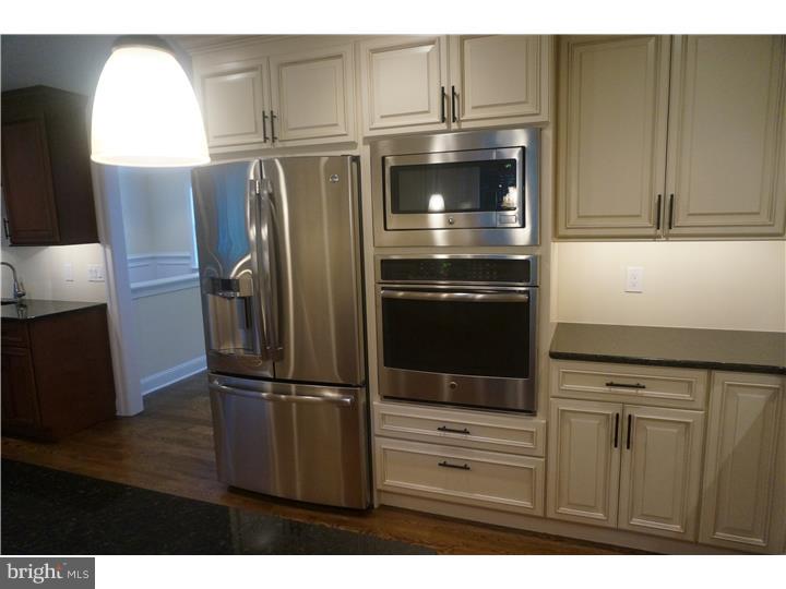 236 Valley View Road Berwyn, PA 19312 - Photo 7 of 25 Kitchen