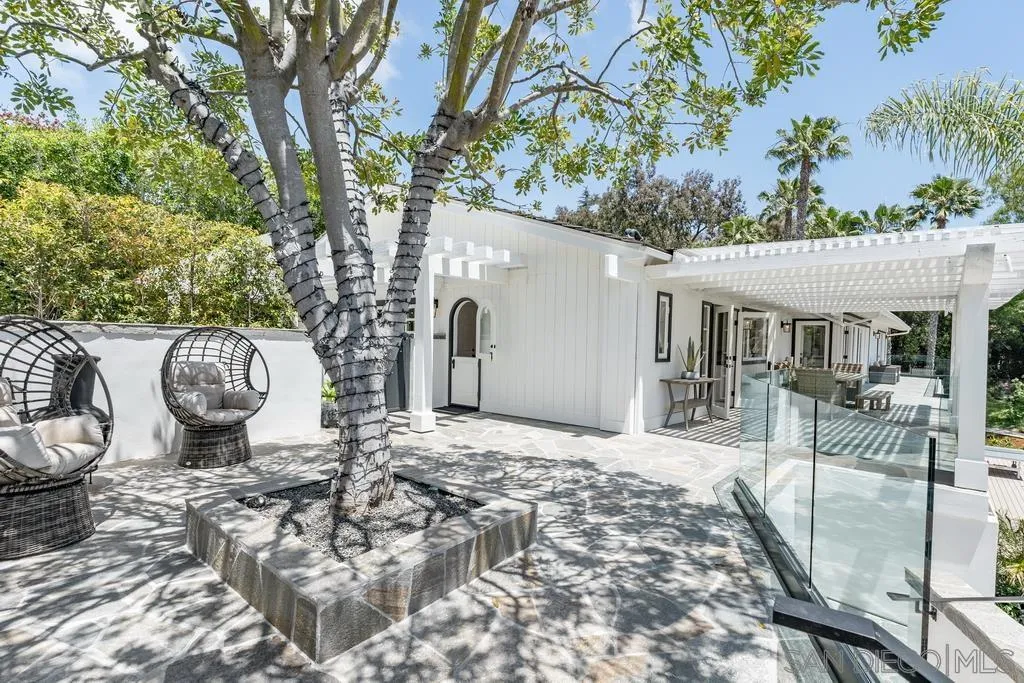 6009 La Flecha Rancho Santa Fe, CA 92067 - Photo 9 of 25 a view of a back yard of the house