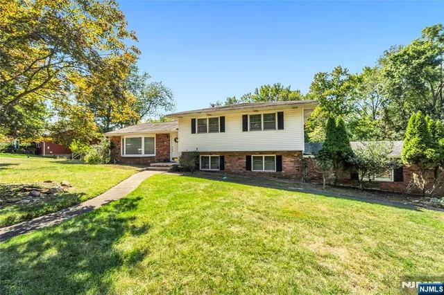 $1,299,000 | 1011 Washington Avenue South, Old Tappan, NJ 07675