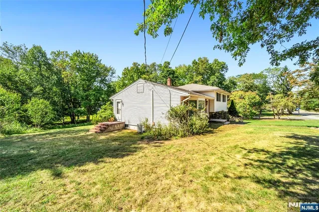 $1,299,000 | 1011 Washington Avenue South, Old Tappan, NJ 07675