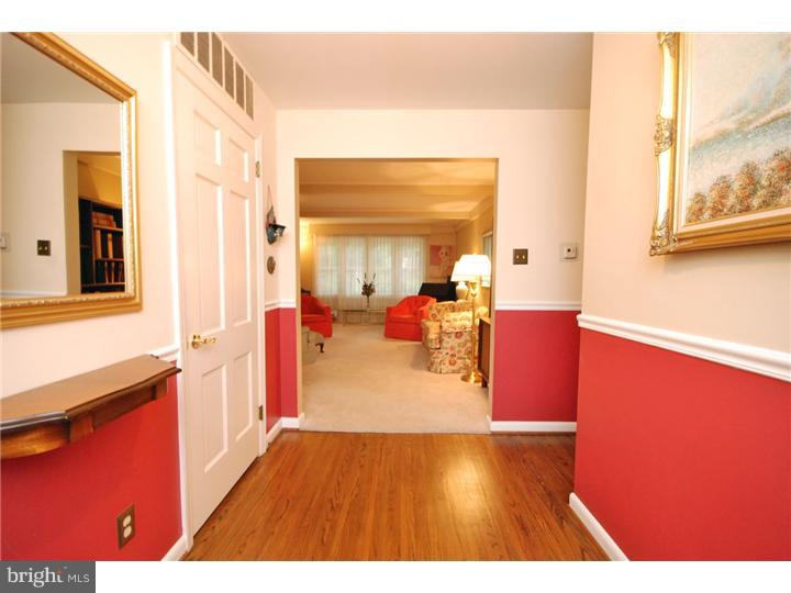 432 Covered Bridge Road Cherry Hill, NJ 08034 - Photo 3 of 25 Gallery Image 3