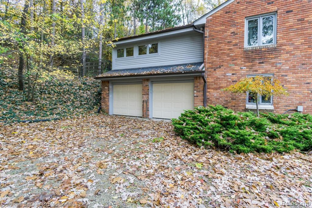 1277 Dutton Road Rochester Hills, MI 48306 - Photo 31 of 37