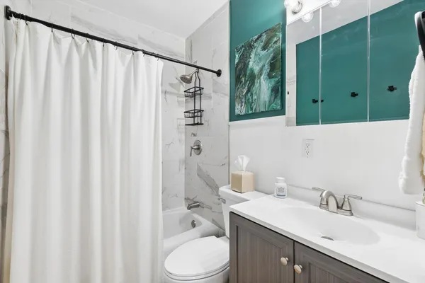 $190,000 | 2800 15th Street, Moline, IL 61265