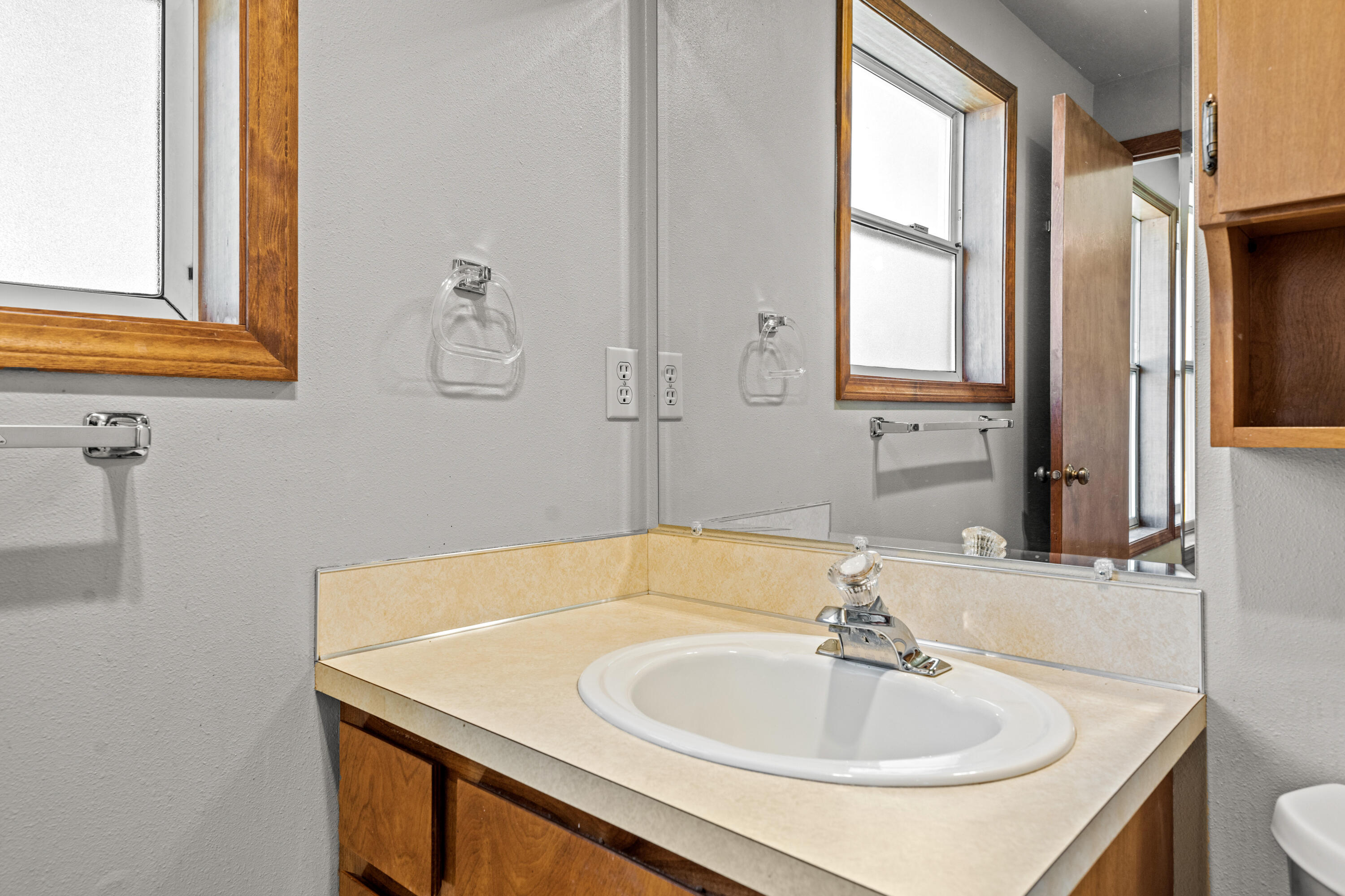 847 Northeast Jones Road Bend, OR 97701 - Photo 16 of 29 24-print-Riley_Visuals-24
