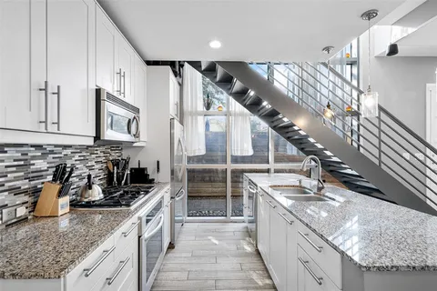 $495,000 | 2604 Museum Way, Unit 2101, Fort Worth, TX 76107