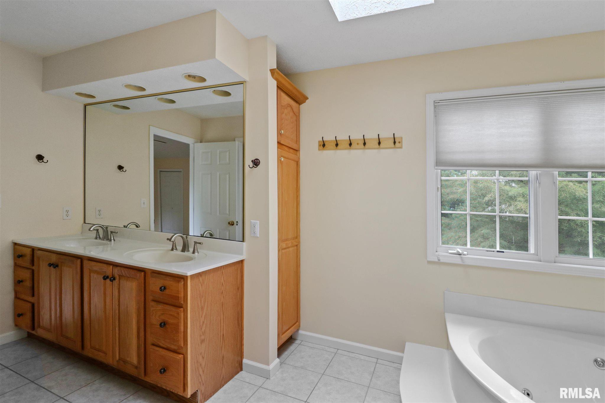 5212 North Rothmere Drive Peoria, IL 61615 - Photo 24 of 38