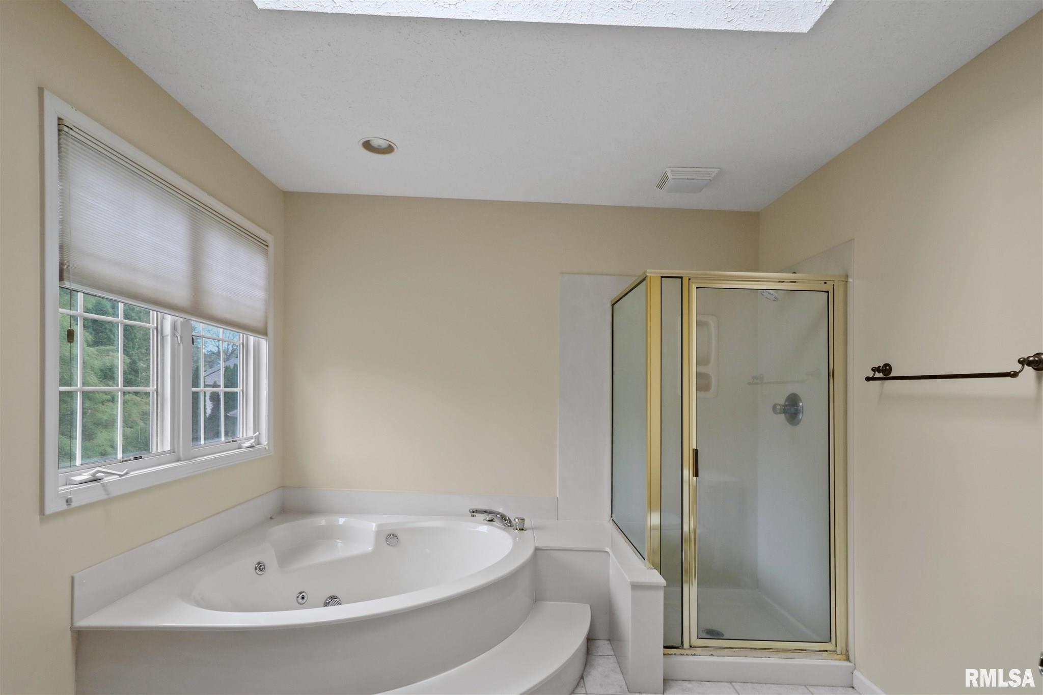 5212 North Rothmere Drive Peoria, IL 61615 - Photo 25 of 38