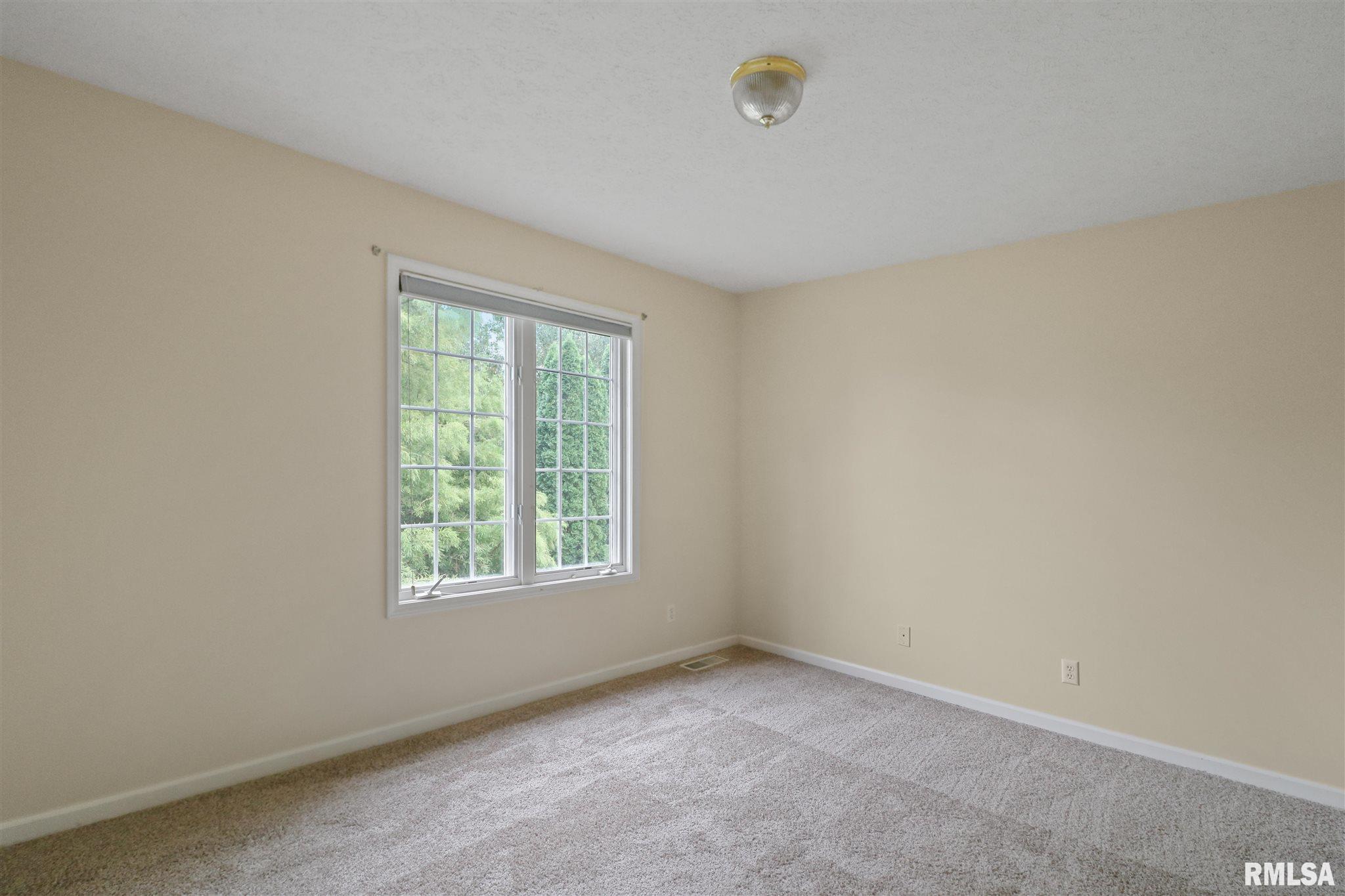 5212 North Rothmere Drive Peoria, IL 61615 - Photo 29 of 38
