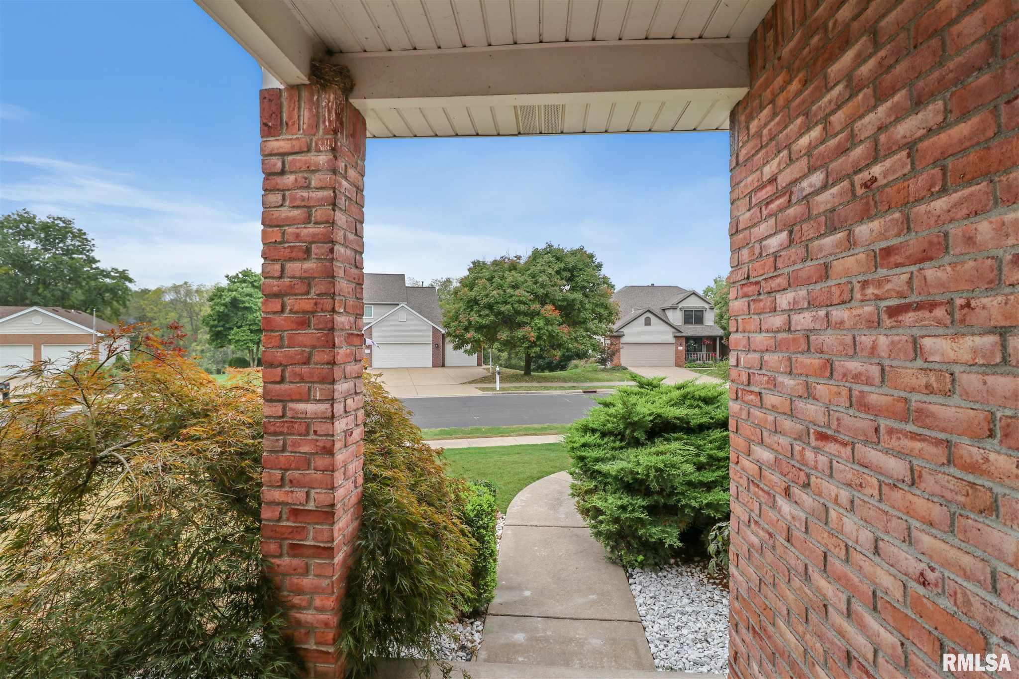 5212 North Rothmere Drive Peoria, IL 61615 - Photo 3 of 38