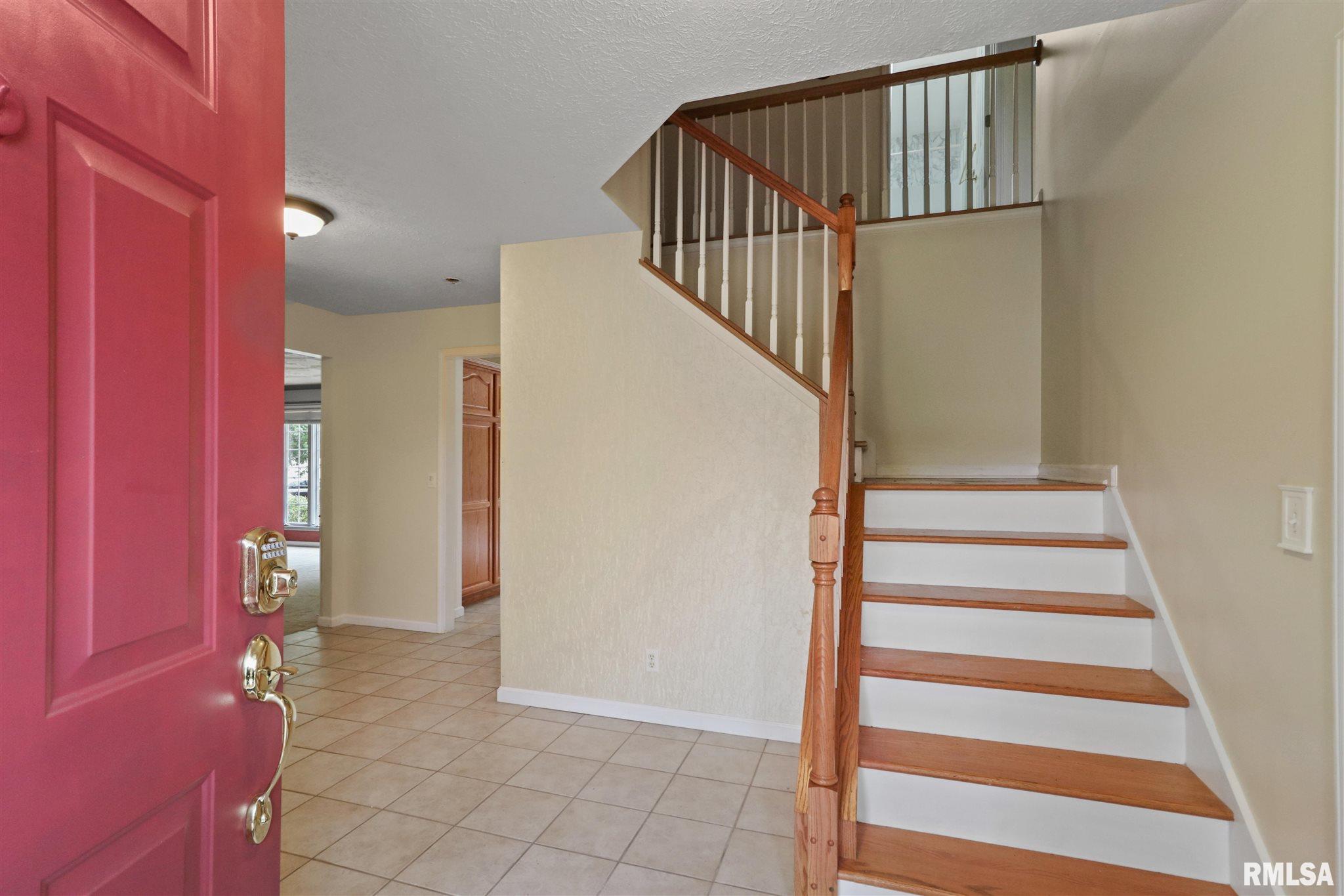 5212 North Rothmere Drive Peoria, IL 61615 - Photo 5 of 38