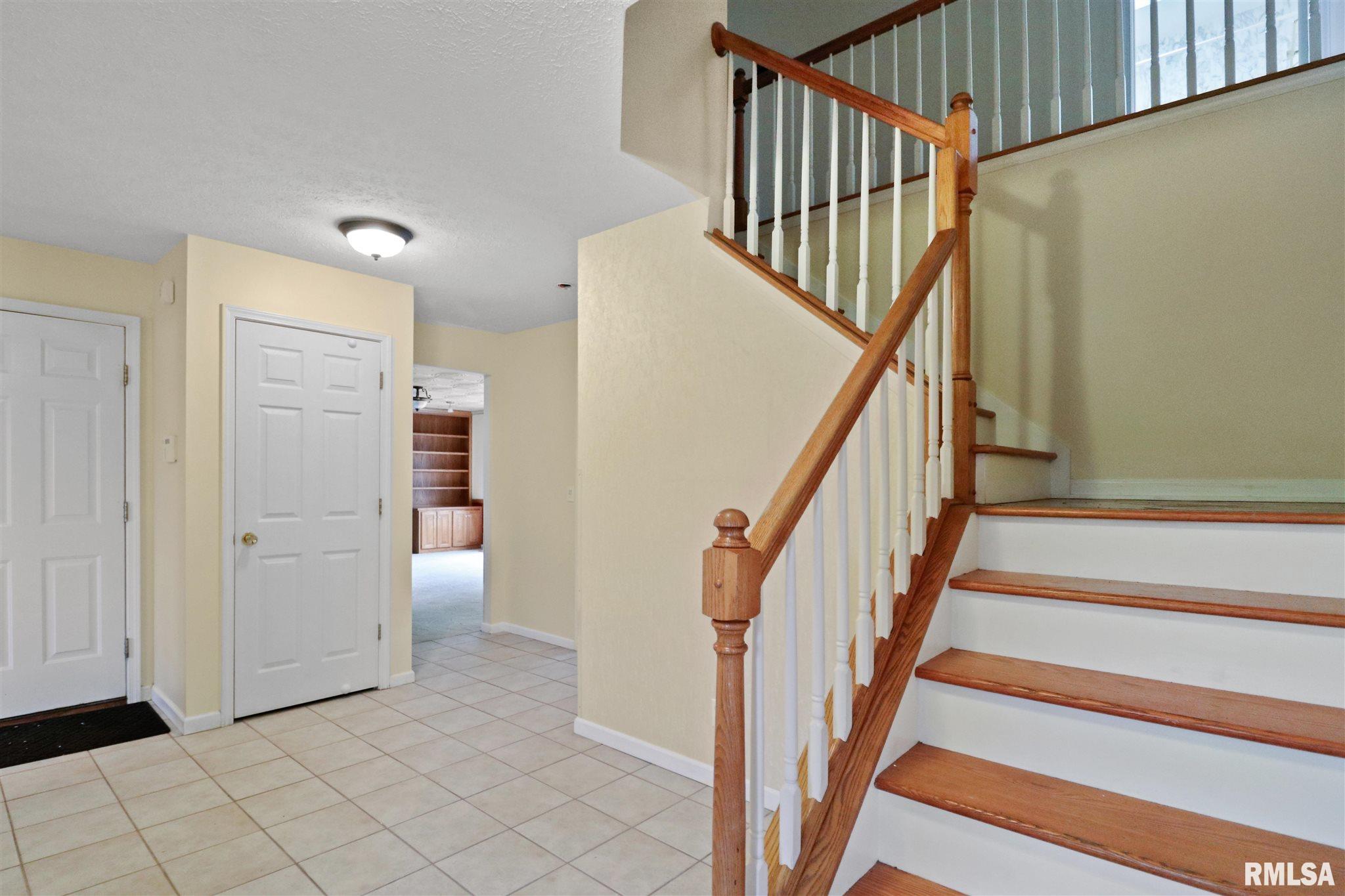 5212 North Rothmere Drive Peoria, IL 61615 - Photo 6 of 38