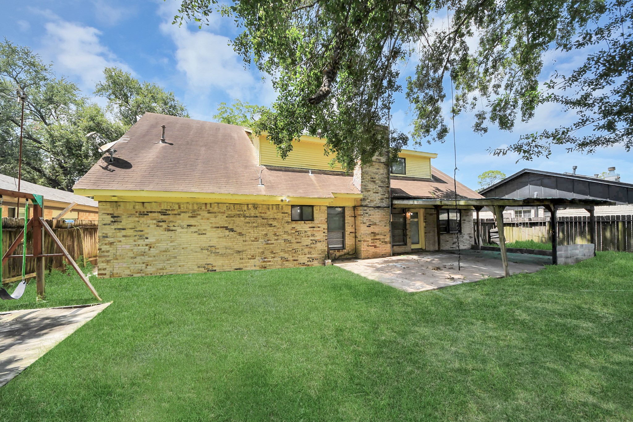 9131 Rentur Drive Houston, TX 77031 - Photo 26 of 27 Spacious Backyard