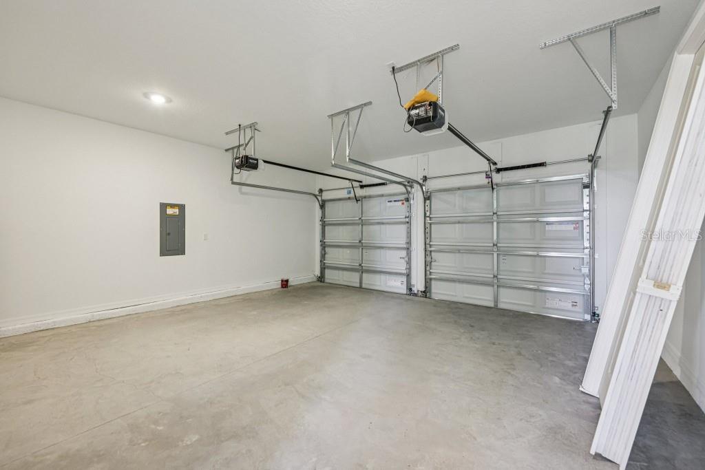 30121 Misty Pnes Road Mount Dora, FL 32757 - Photo 26 of 55 a view of a garage