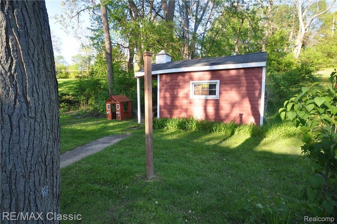 25796 Farmington Road Farmington, MI 48336 - Photo 31 of 34 DSC_0255.JPG