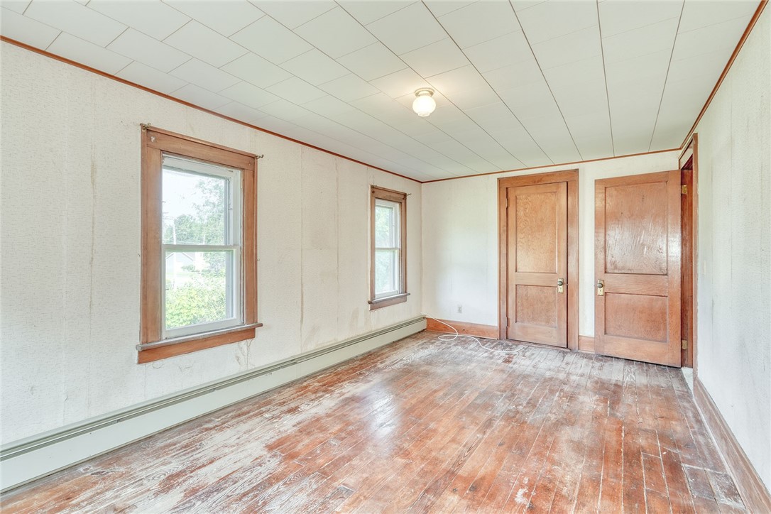 1178 Ridge Road Ontario, NY 14519 - Photo 22 of 49 Primary Bedroom