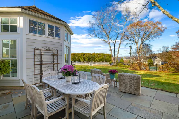 $2,125,000 | 13 Hemlock Drive, Essex, CT 06426
