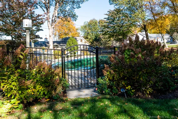 $2,125,000 | 13 Hemlock Drive, Essex, CT 06426