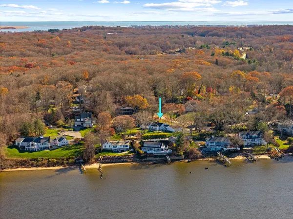 $2,125,000 | 13 Hemlock Drive, Essex, CT 06426