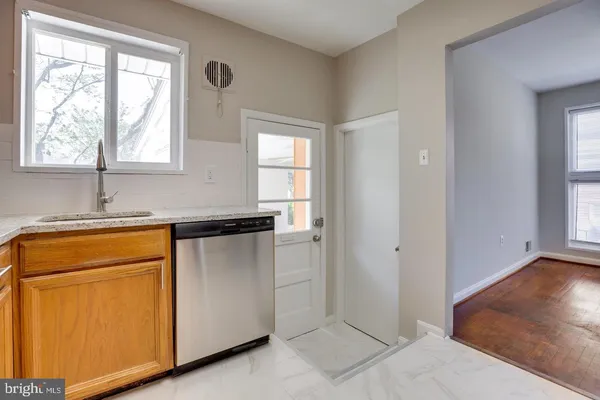 $3,900 | 502 North Mansfield Street, Alexandria, VA 22304