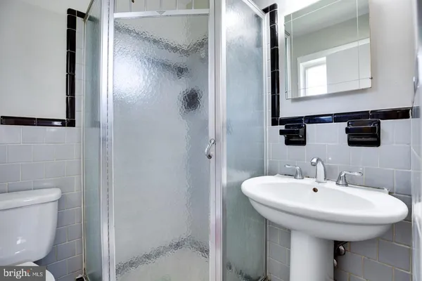 $3,900 | 502 North Mansfield Street, Alexandria, VA 22304