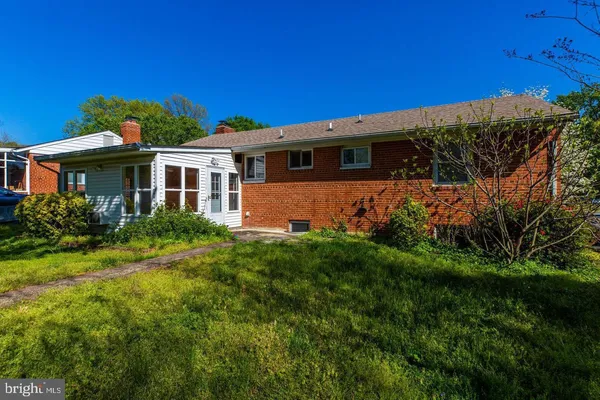 $3,900 | 502 North Mansfield Street, Alexandria, VA 22304