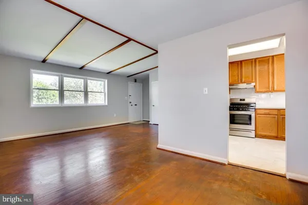 $3,900 | 502 North Mansfield Street, Alexandria, VA 22304