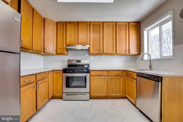 $3,900 | 502 North Mansfield Street, Alexandria, VA 22304