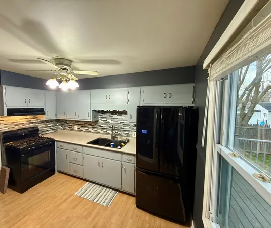 $2,195 | 1221 Agnes Avenue, Joliet, IL 60435