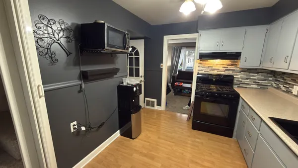 $2,195 | 1221 Agnes Avenue, Joliet, IL 60435