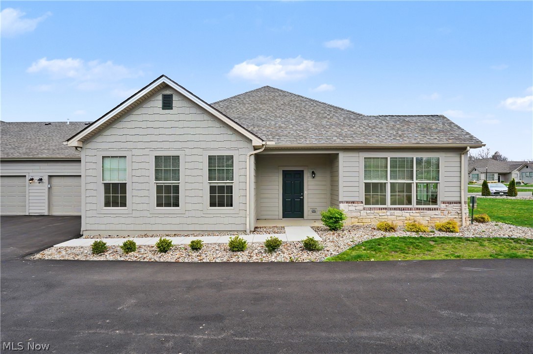 9264 Sharrott Road, Unit 1002 Youngstown, OH 44514 - Photo 1 of 37
